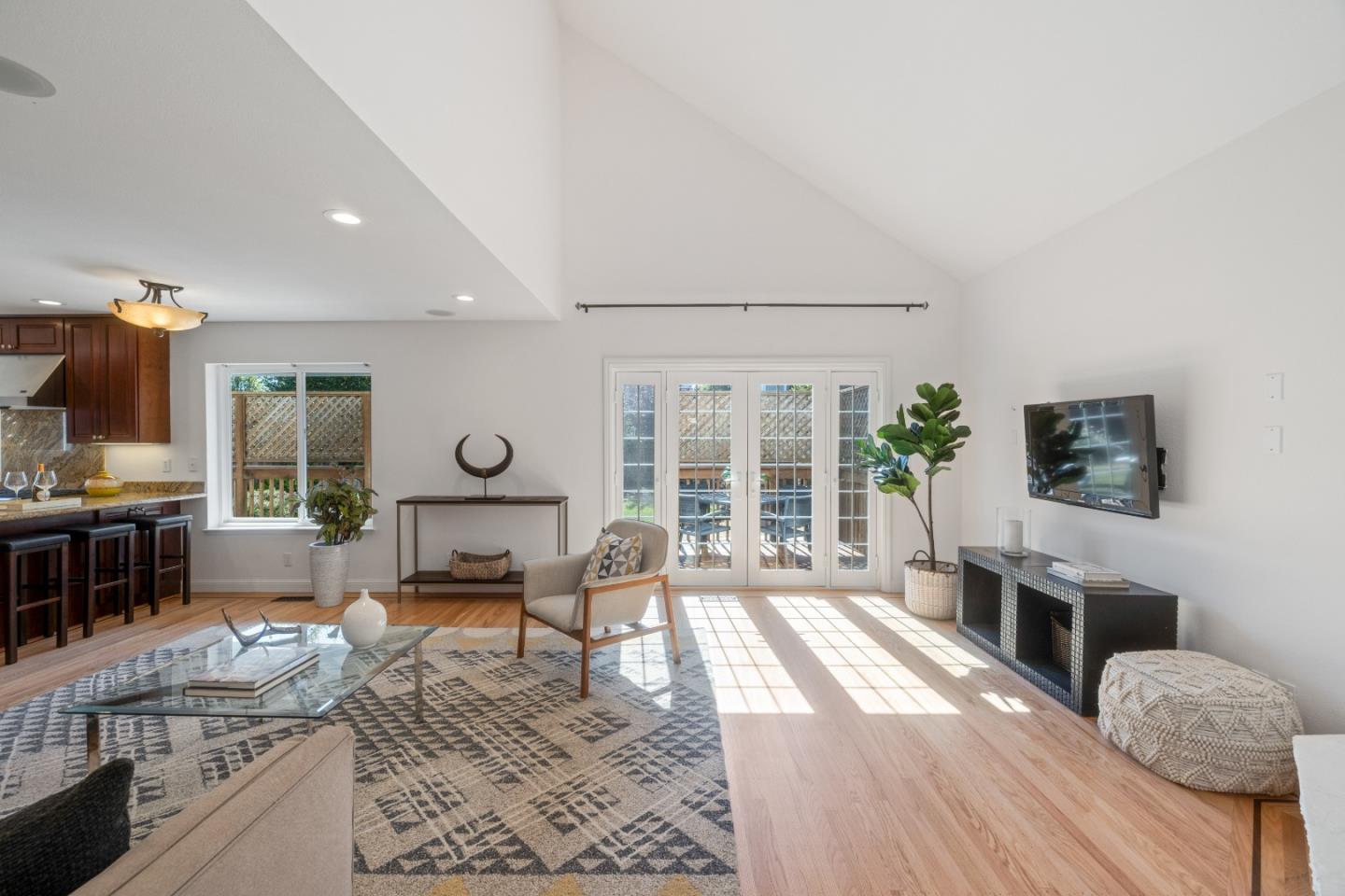 420 Valdez Avenue