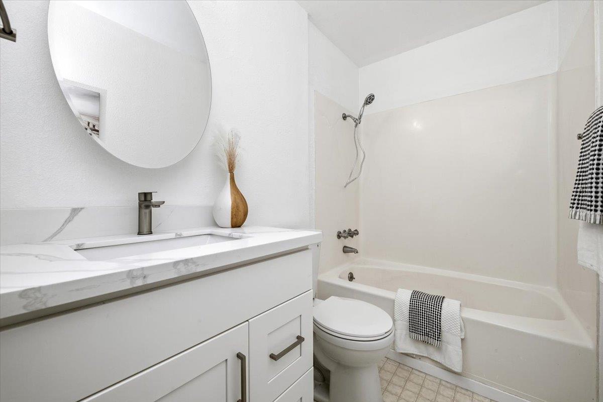 957 South Arnold Way