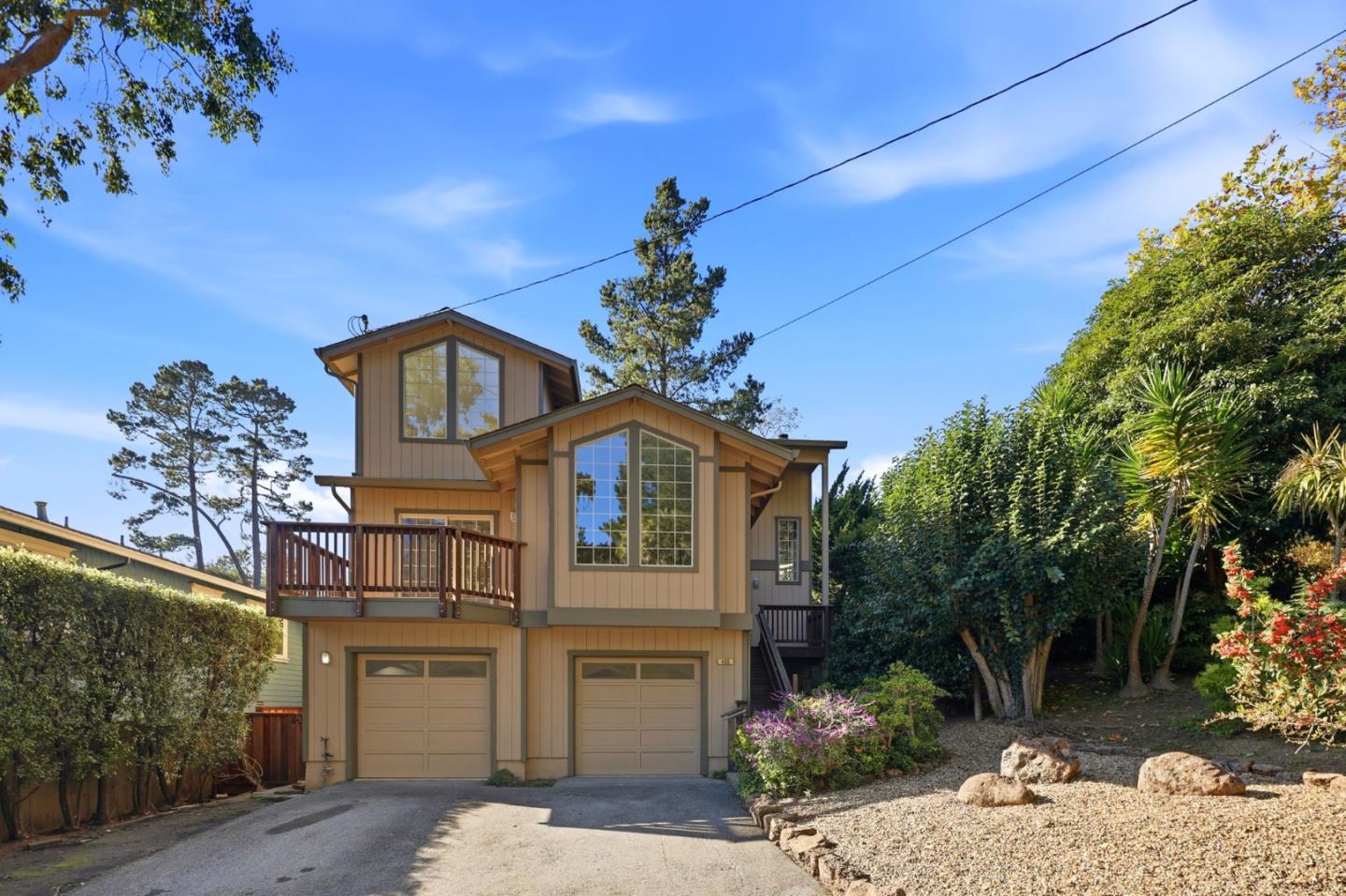 455 Avenue Portola