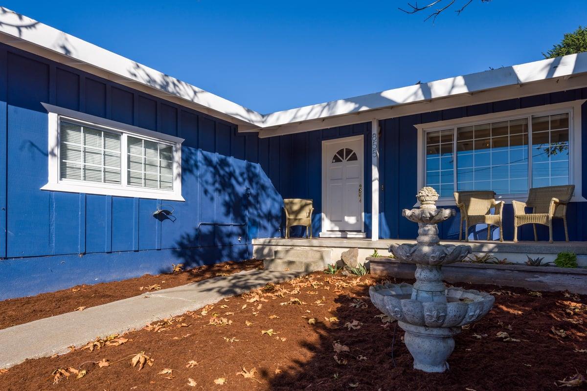 855 Sierra Street