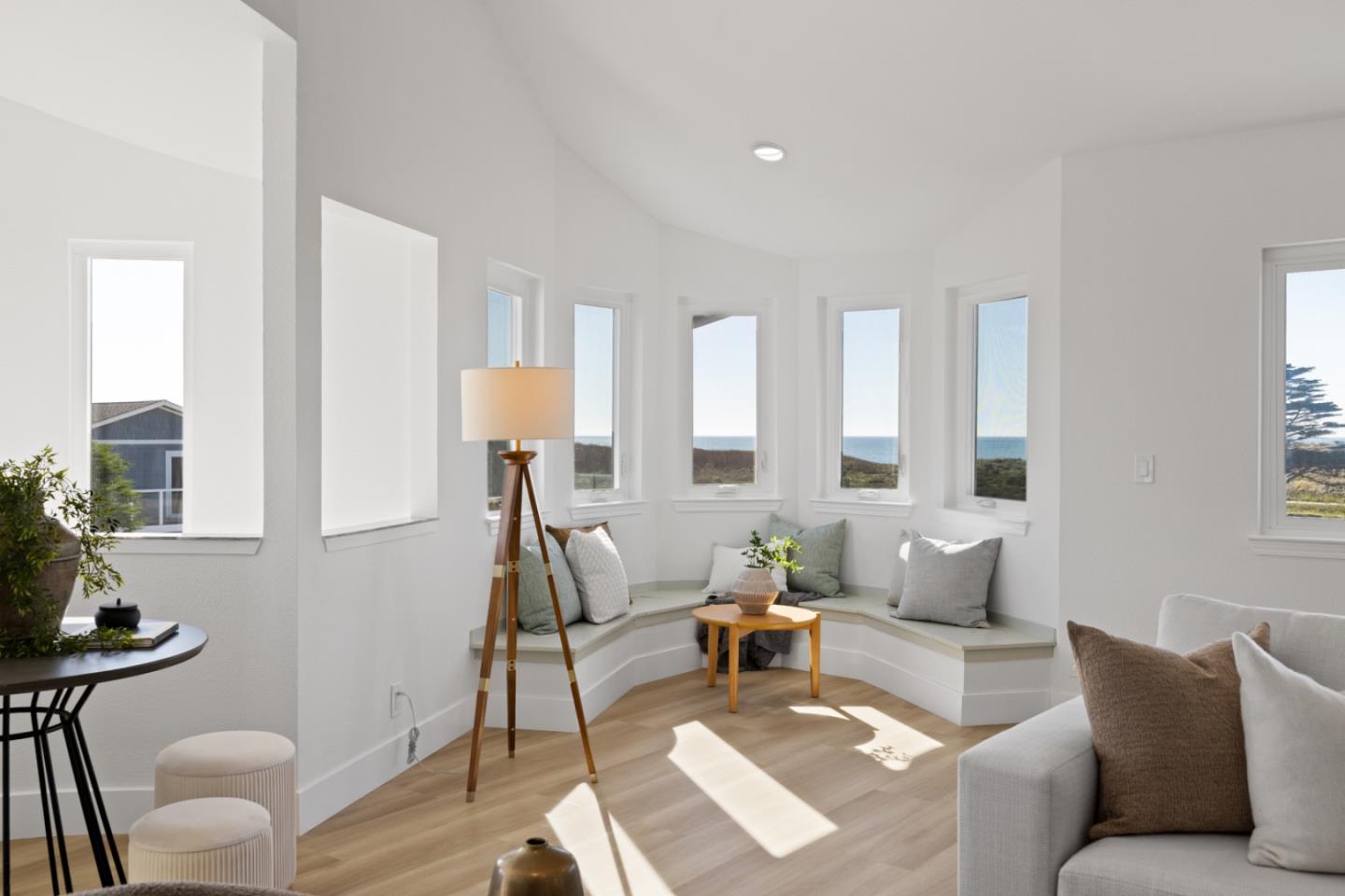 211 Washington Boulevard