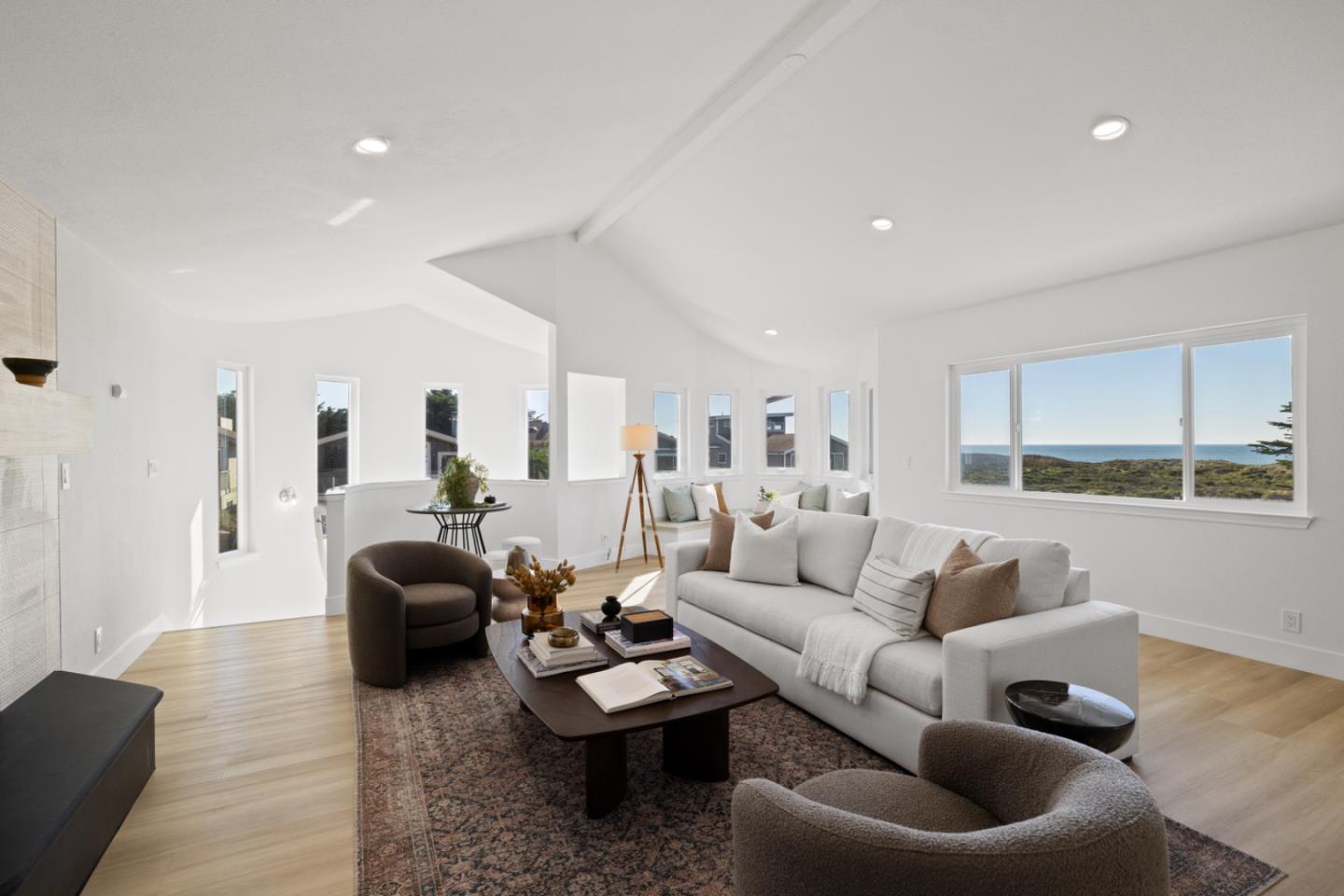 211 Washington Boulevard