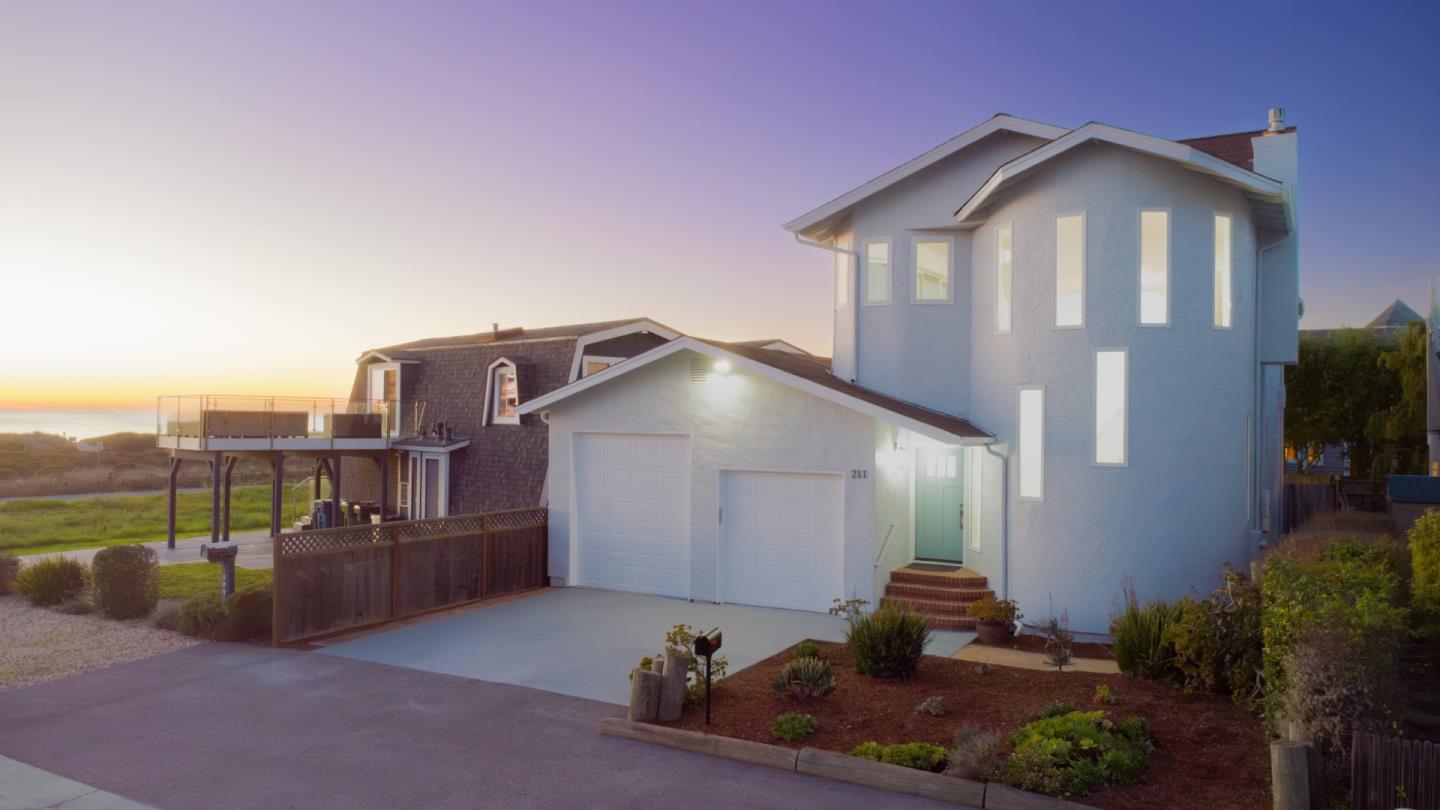 211 Washington Boulevard