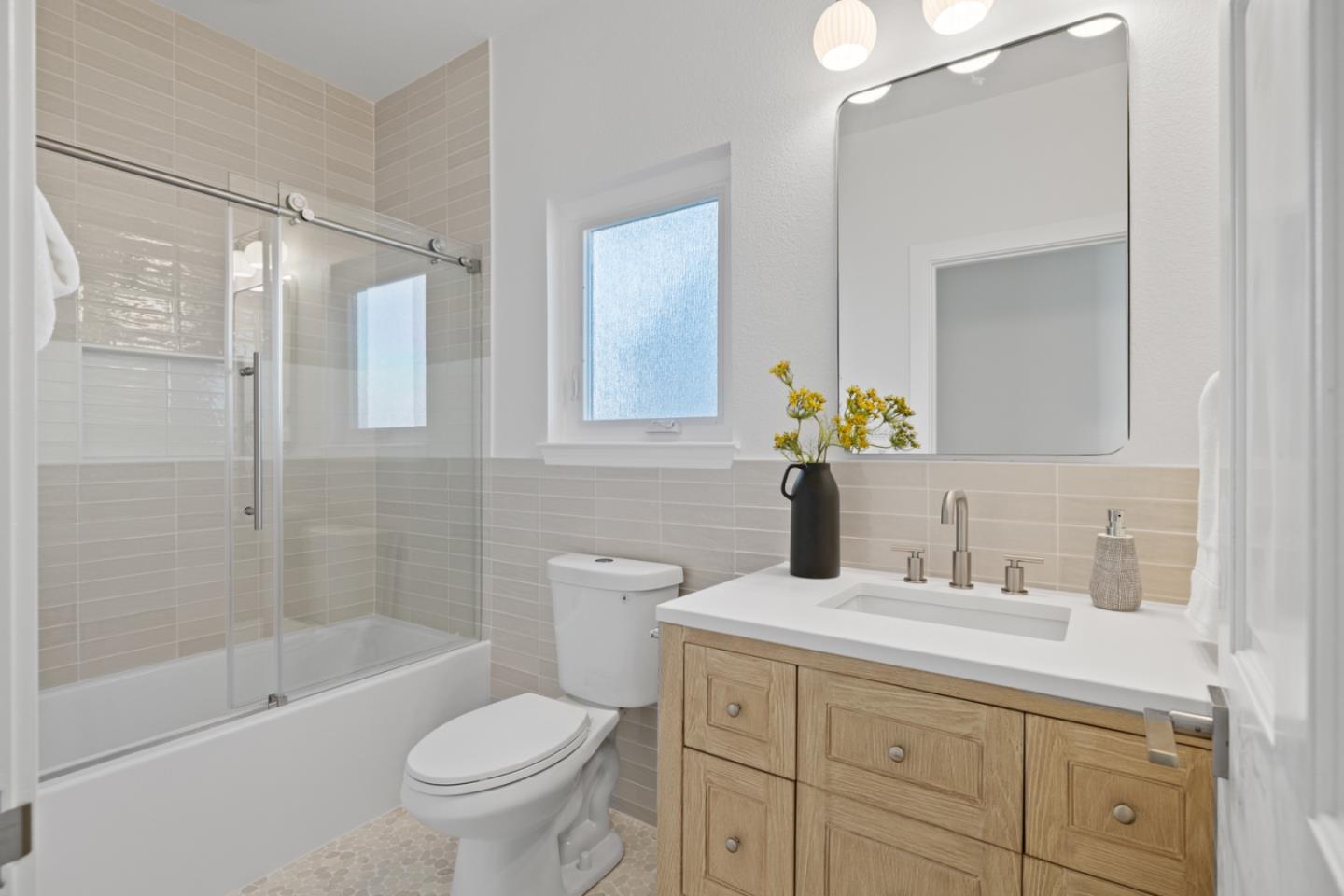 211 Washington Boulevard