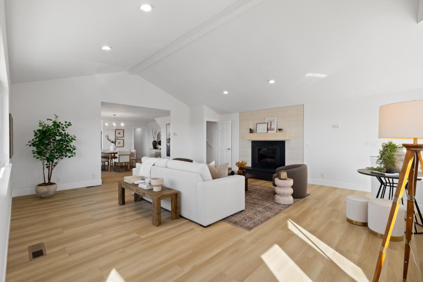 211 Washington Boulevard