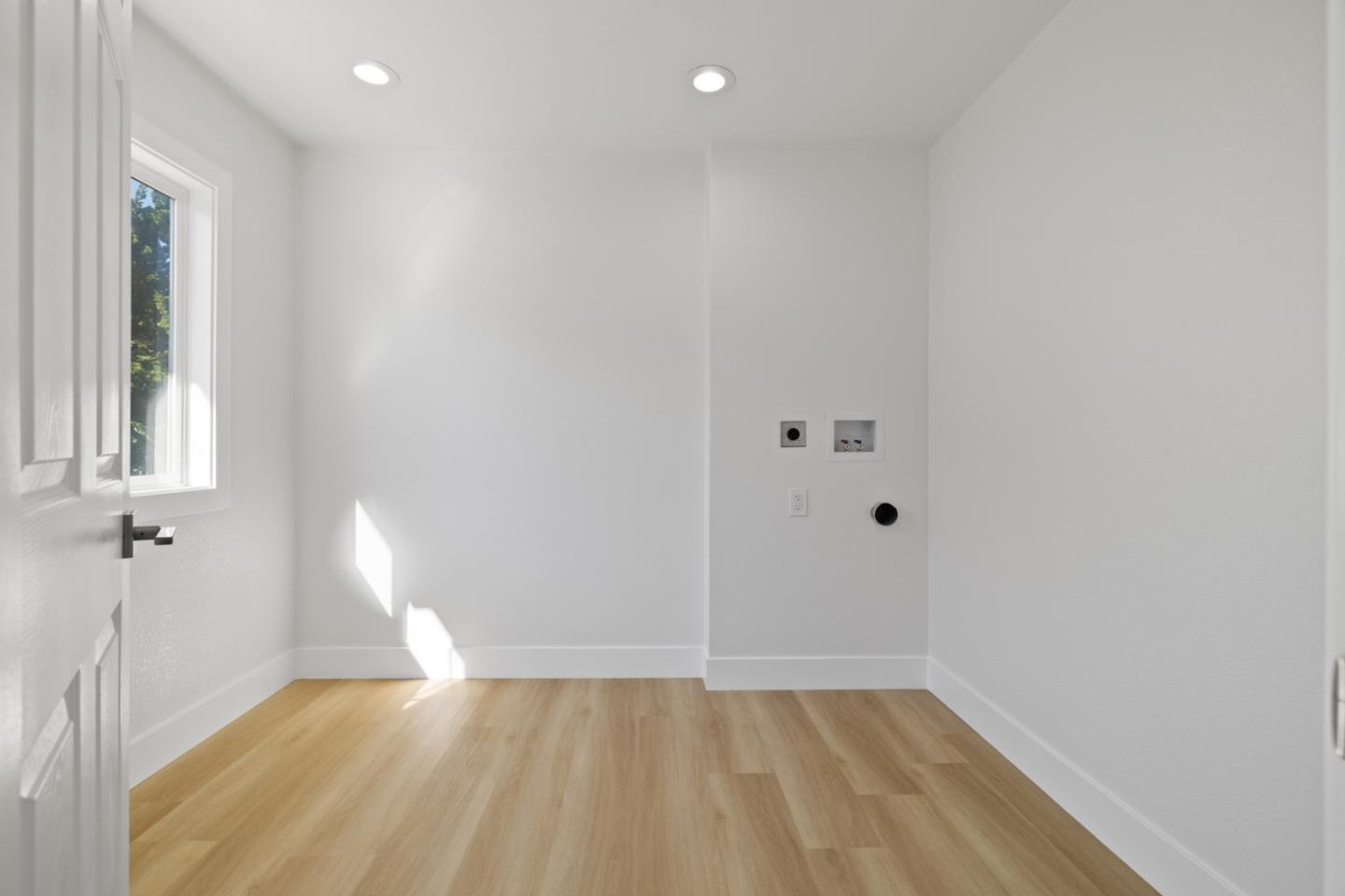 211 Washington Boulevard