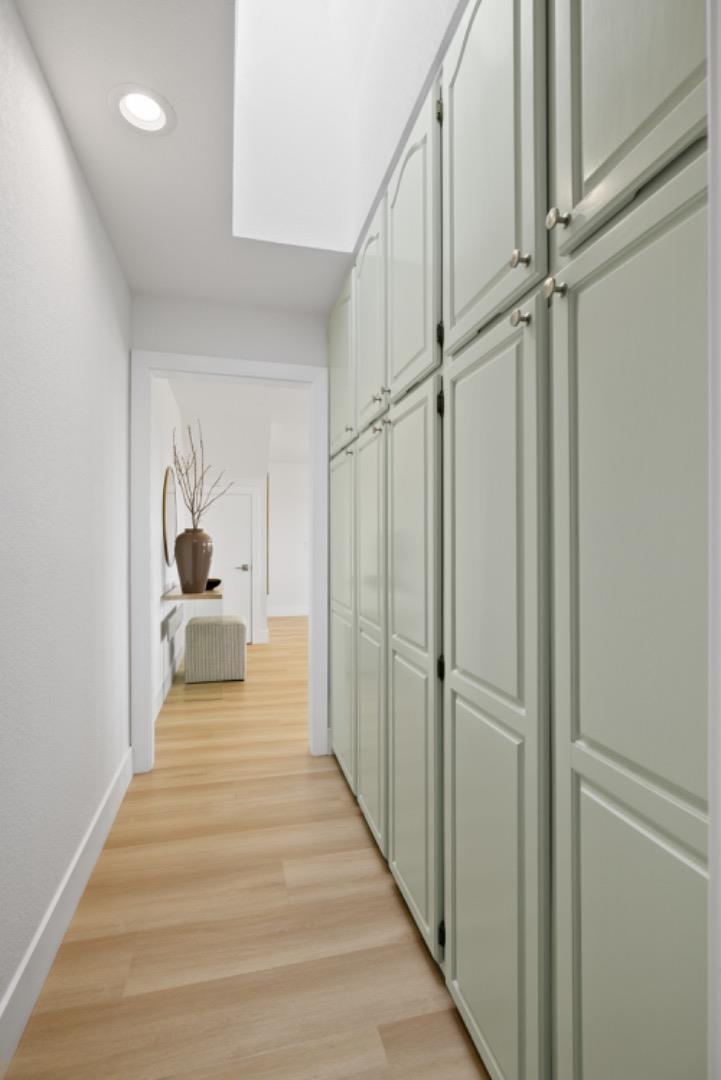 211 Washington Boulevard