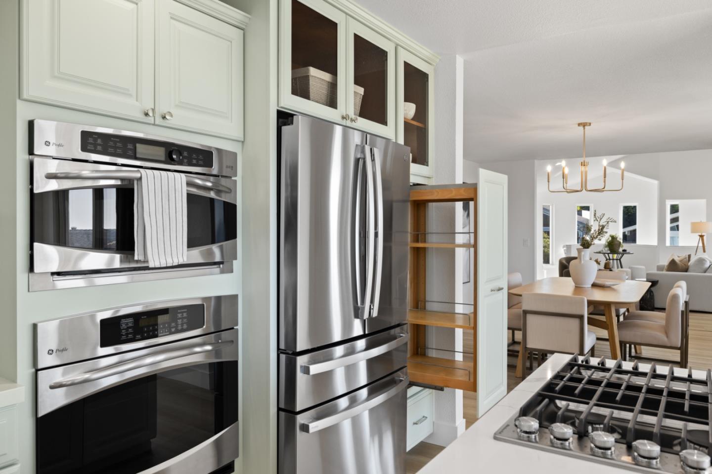 211 Washington Boulevard