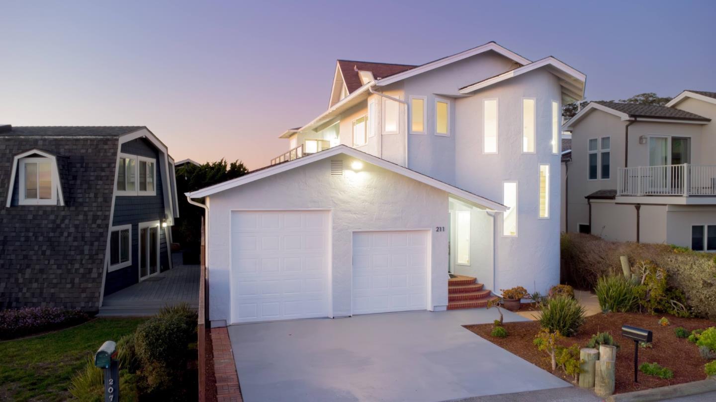 211 Washington Boulevard