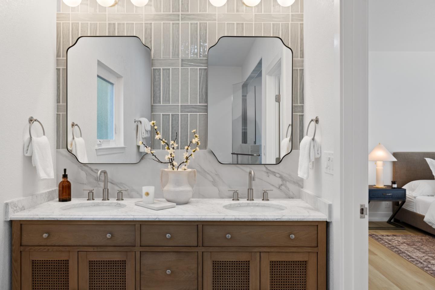 211 Washington Boulevard