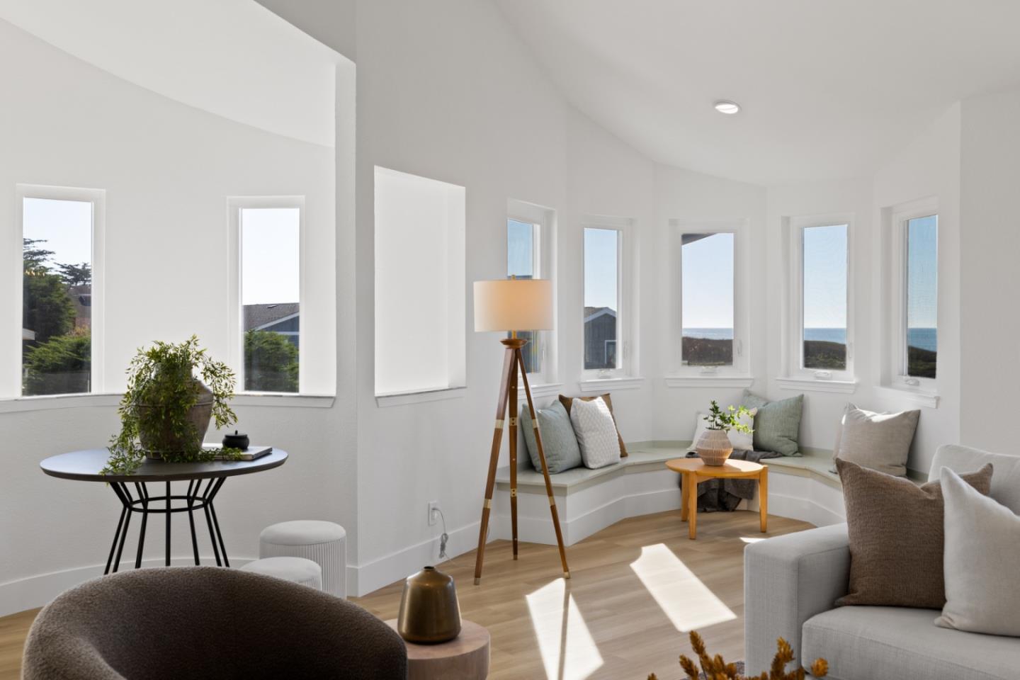 211 Washington Boulevard