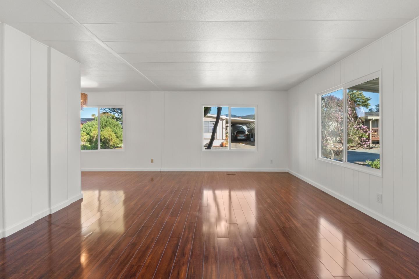 19 Dolphin Court Unit: 19