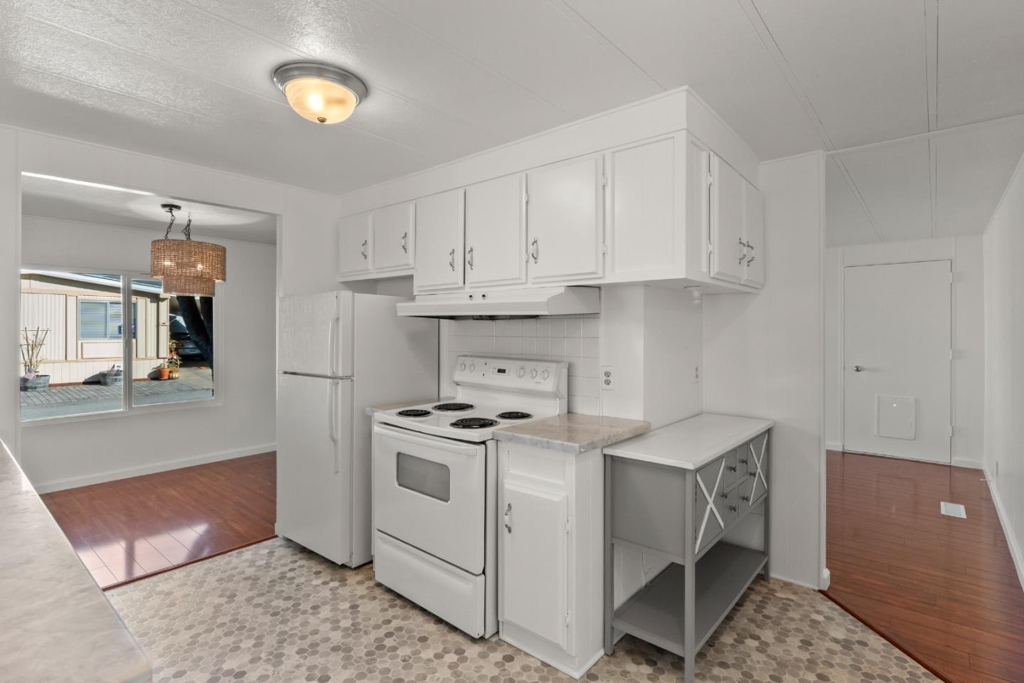 19 Dolphin Court Unit: 19