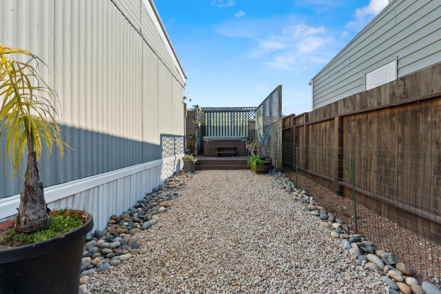 19 Dolphin Court Unit: 19