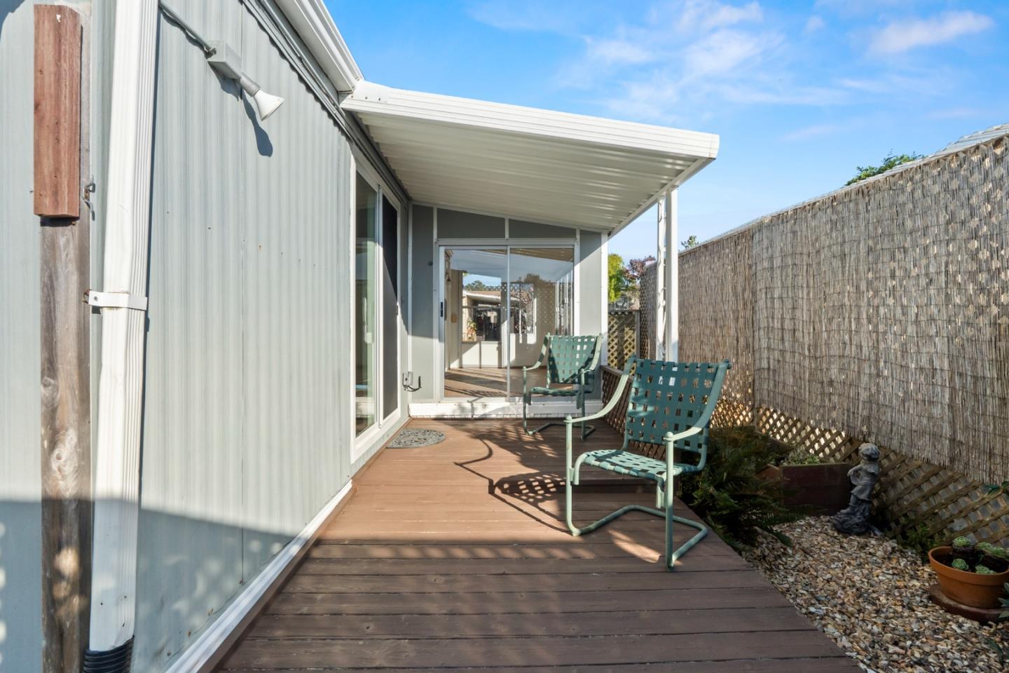 19 Dolphin Court Unit: 19