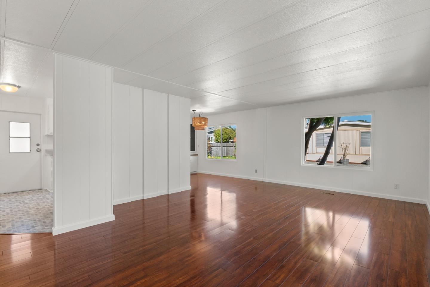 19 Dolphin Court Unit: 19