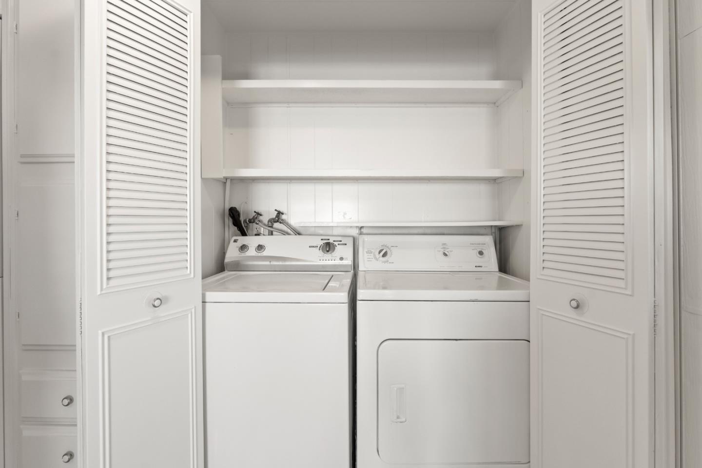 19 Dolphin Court Unit: 19