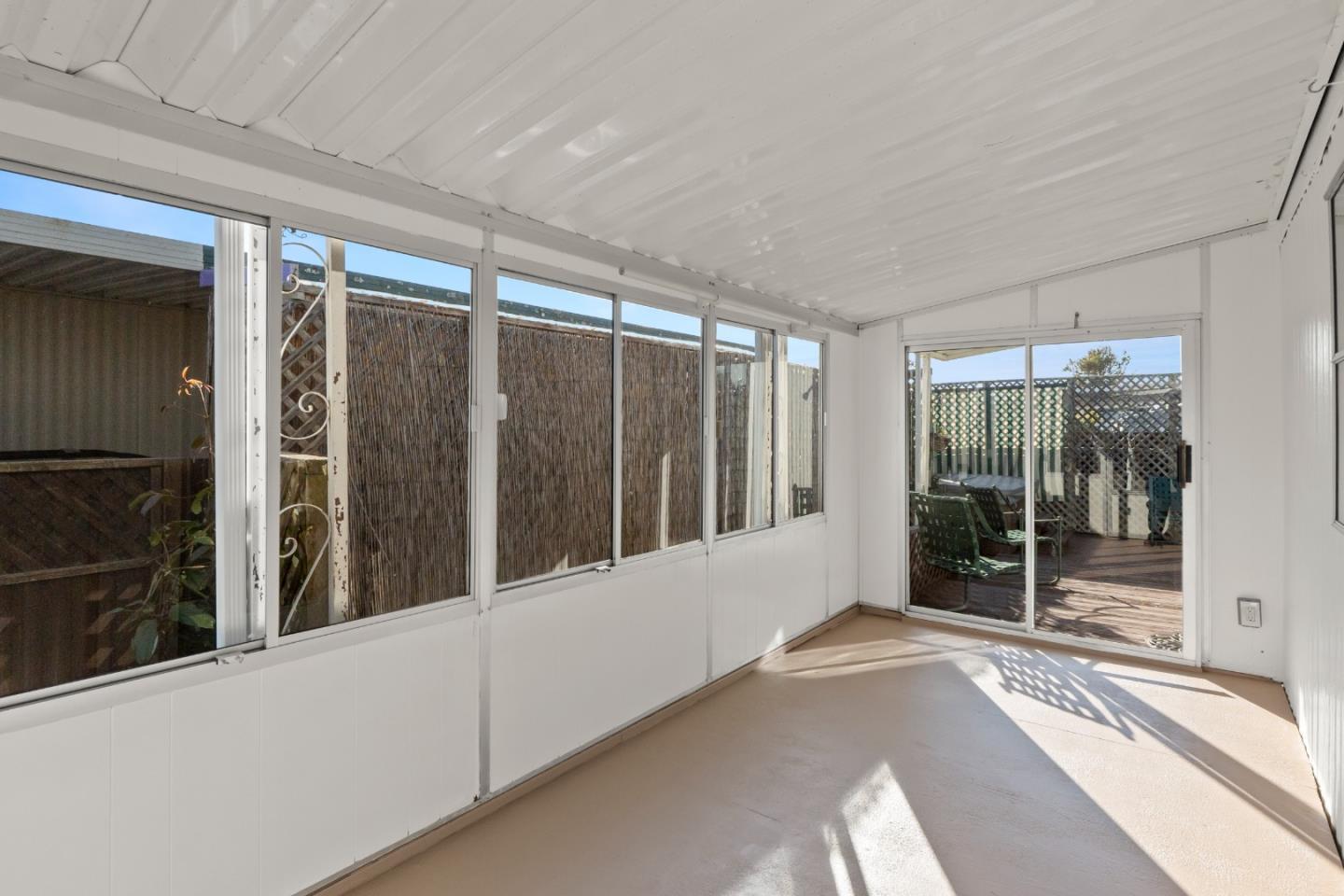 19 Dolphin Court Unit: 19