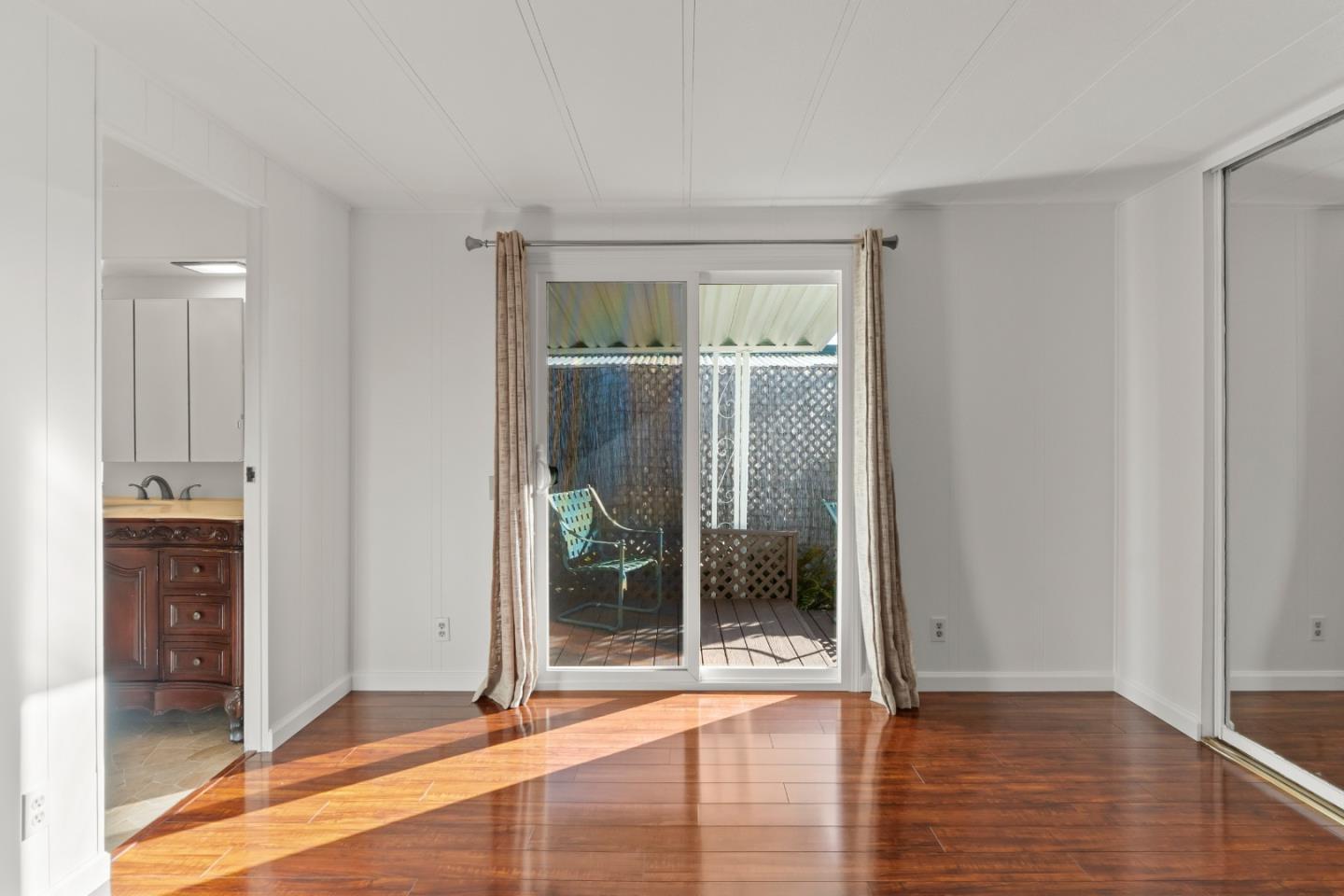 19 Dolphin Court Unit: 19