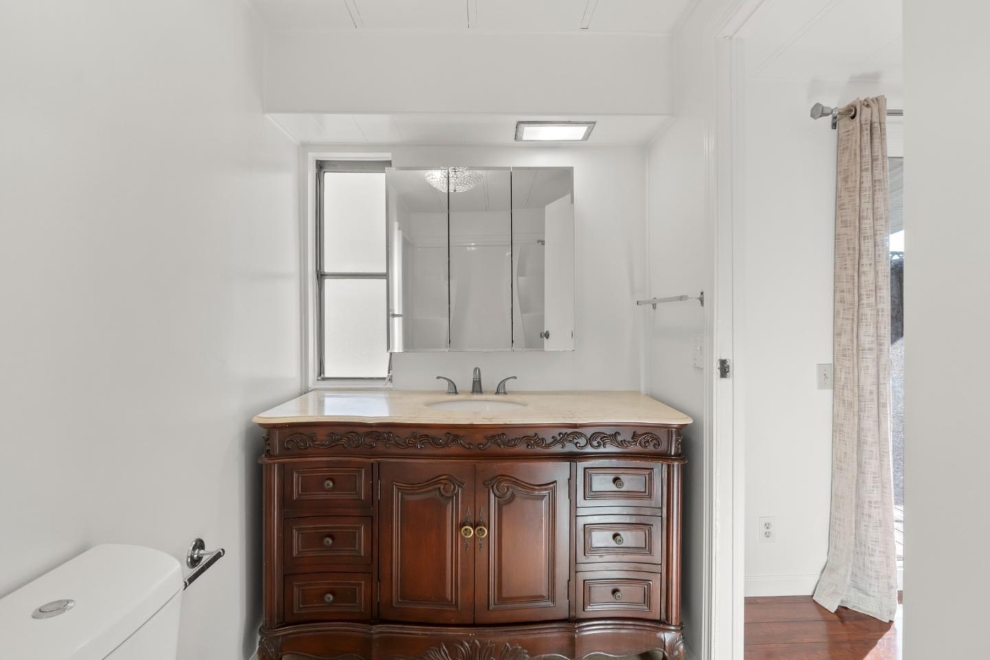 19 Dolphin Court Unit: 19