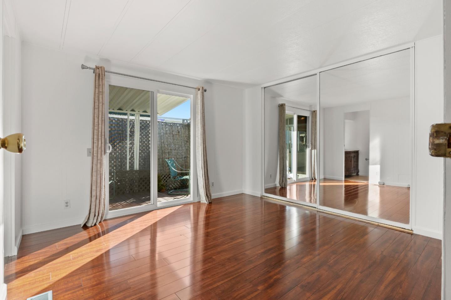 19 Dolphin Court Unit: 19