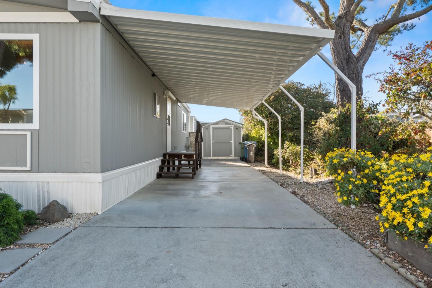 19 Dolphin Court Unit: 19