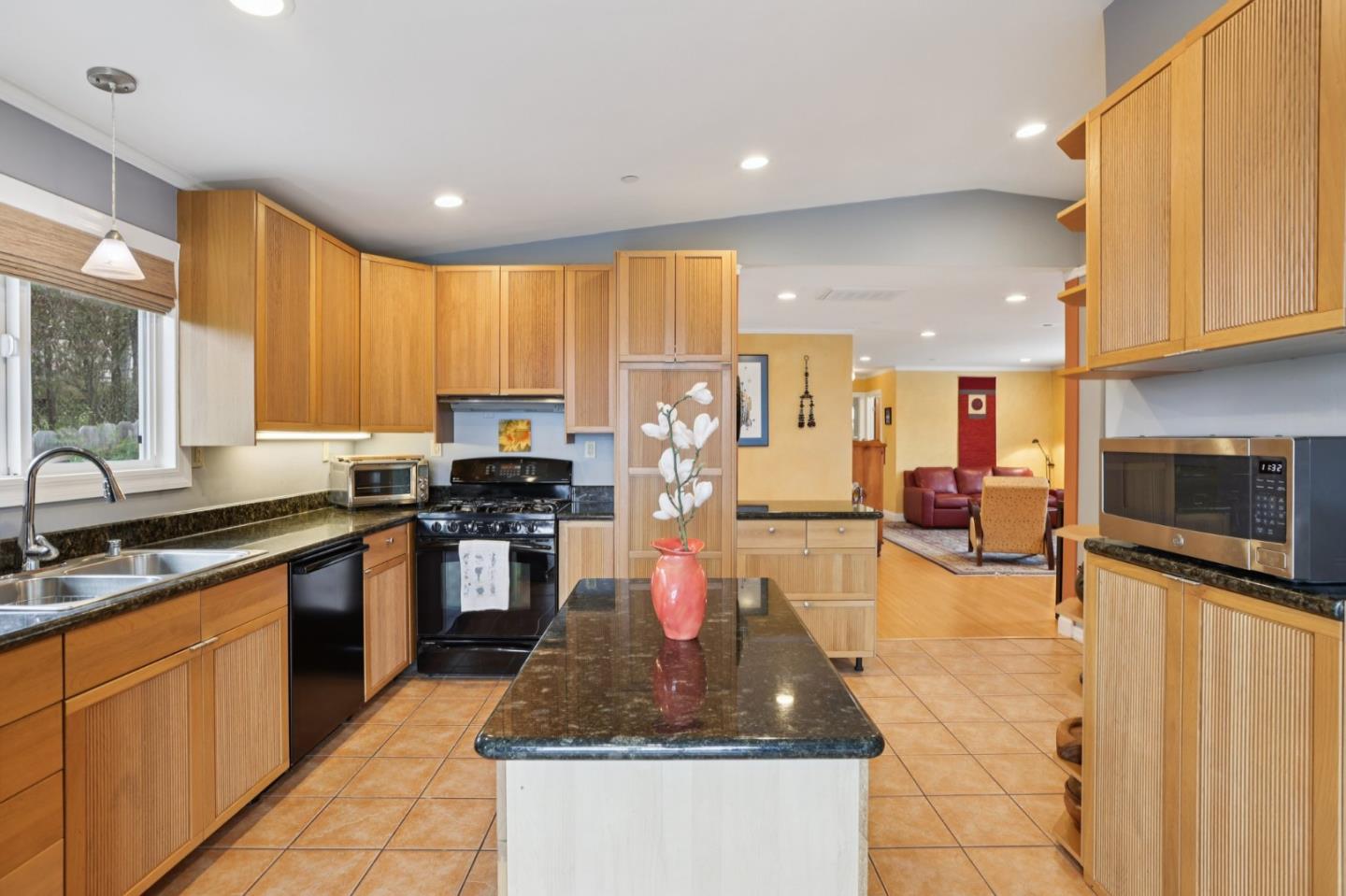 696 Francisco Street