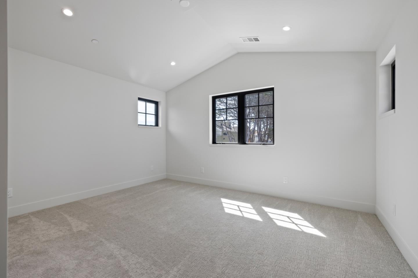 525 Creekside Court LOT 2