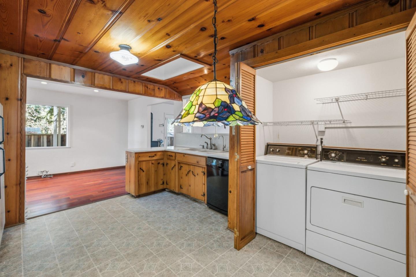 8965 Redwood Drive