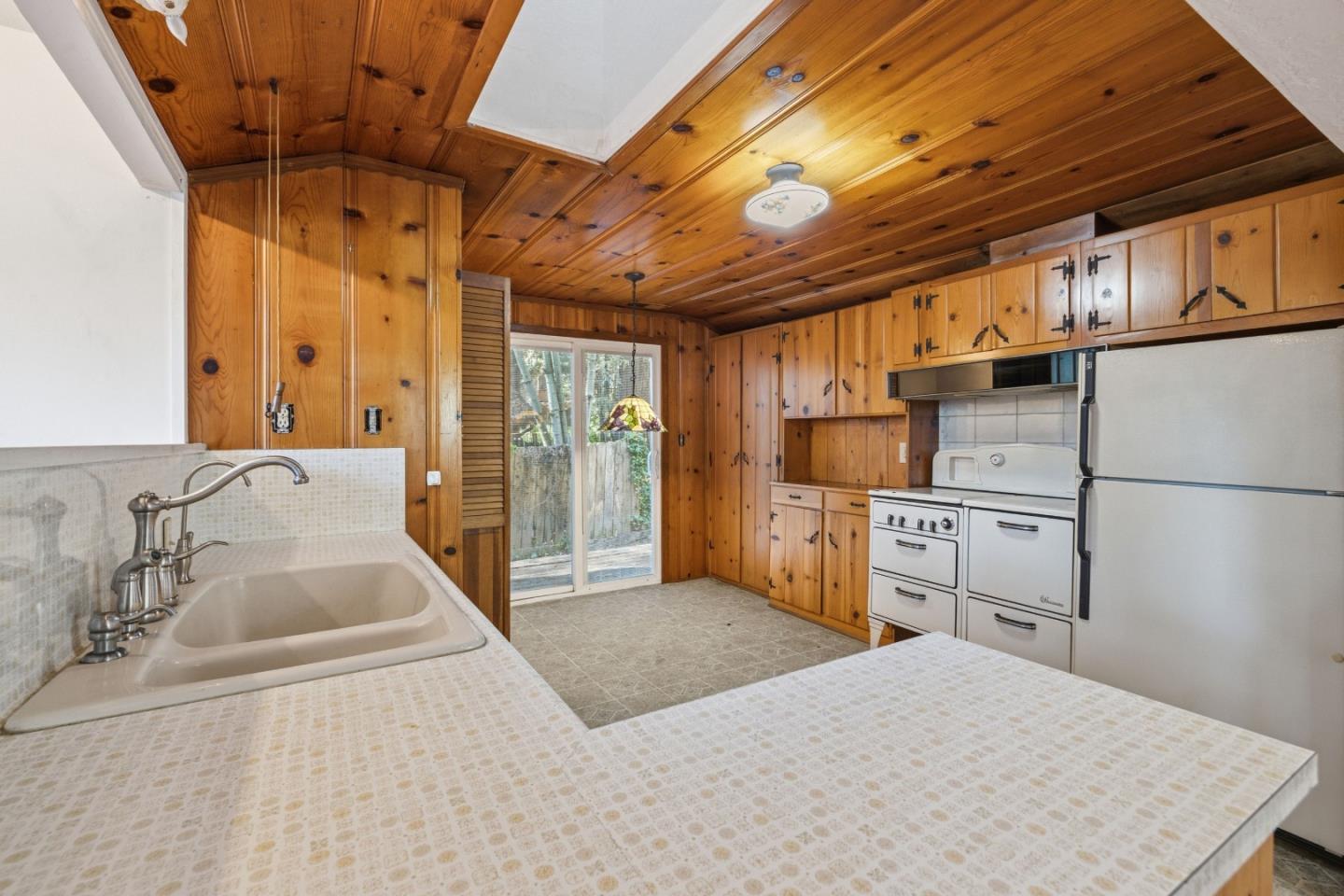 8965 Redwood Drive