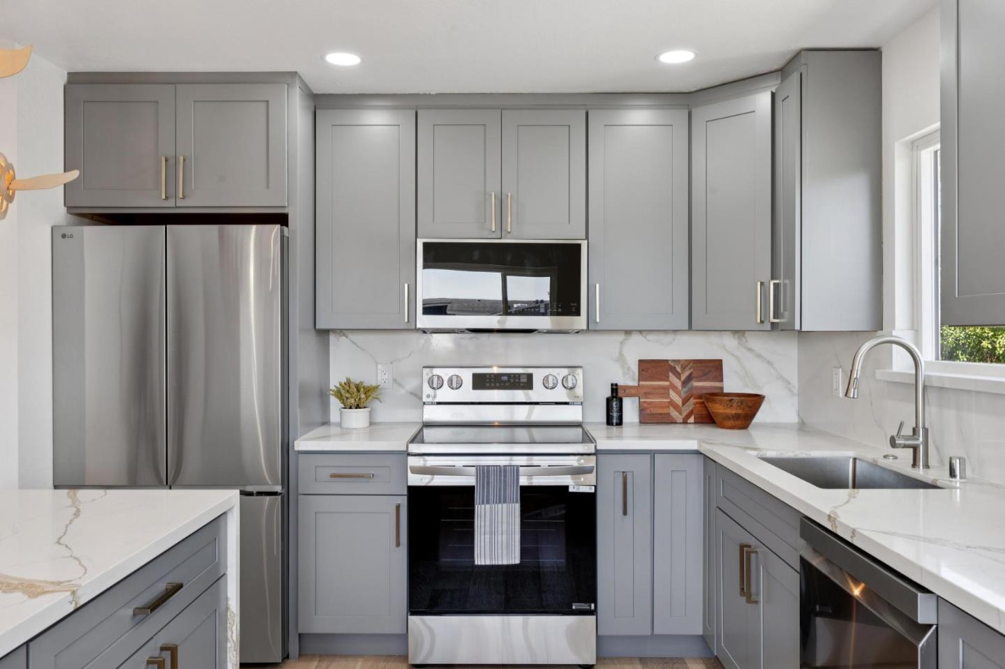 846 San Ramon Avenue