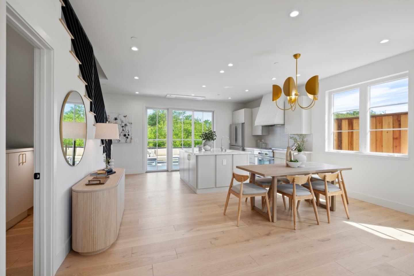 577 Creekside Court