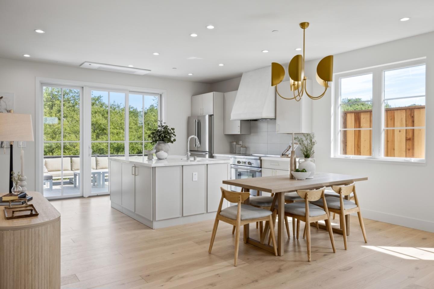 577 Creekside Court