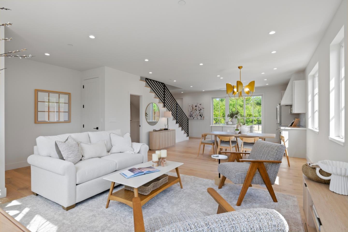 577 Creekside Court