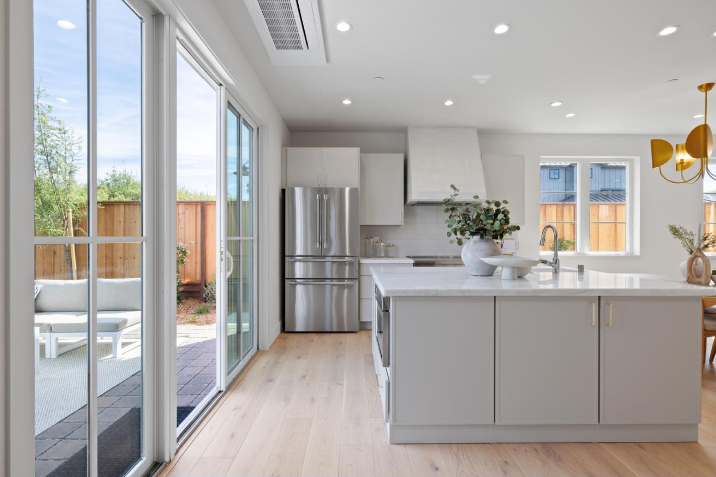 577 Creekside Court