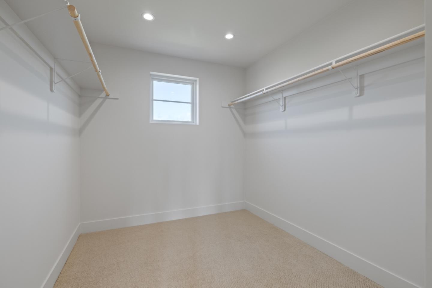 577 Creekside Court