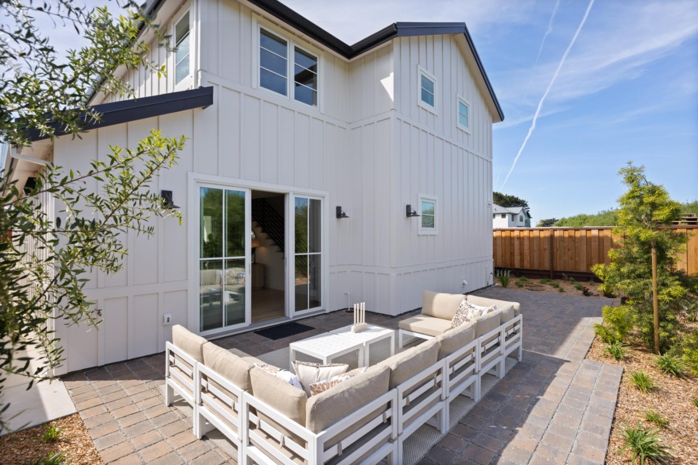 577 Creekside Court