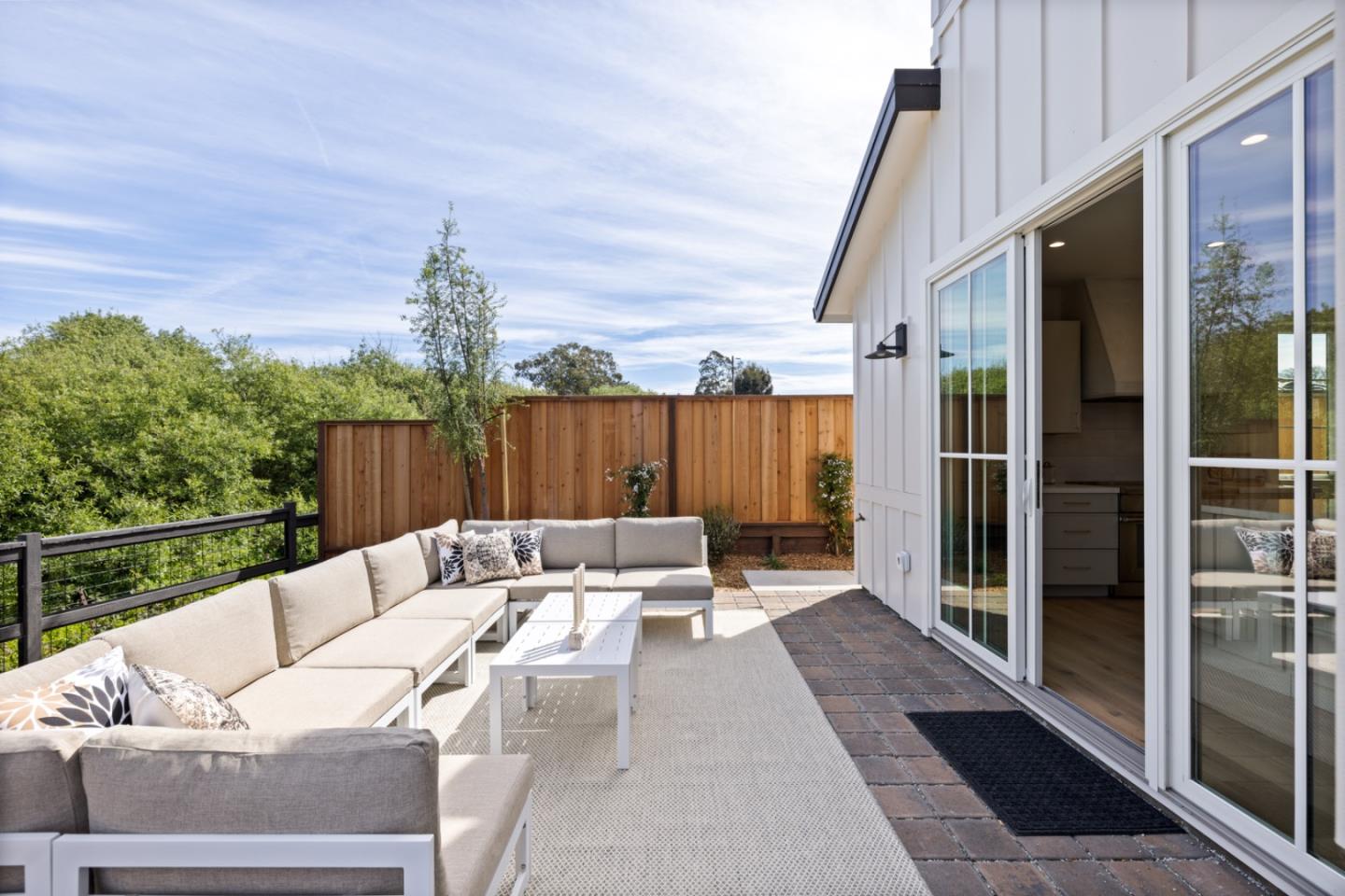 577 Creekside Court