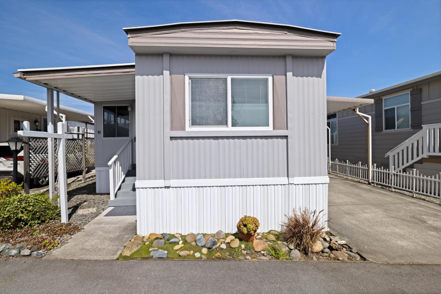 10 Lighthouse Road Unit: 10