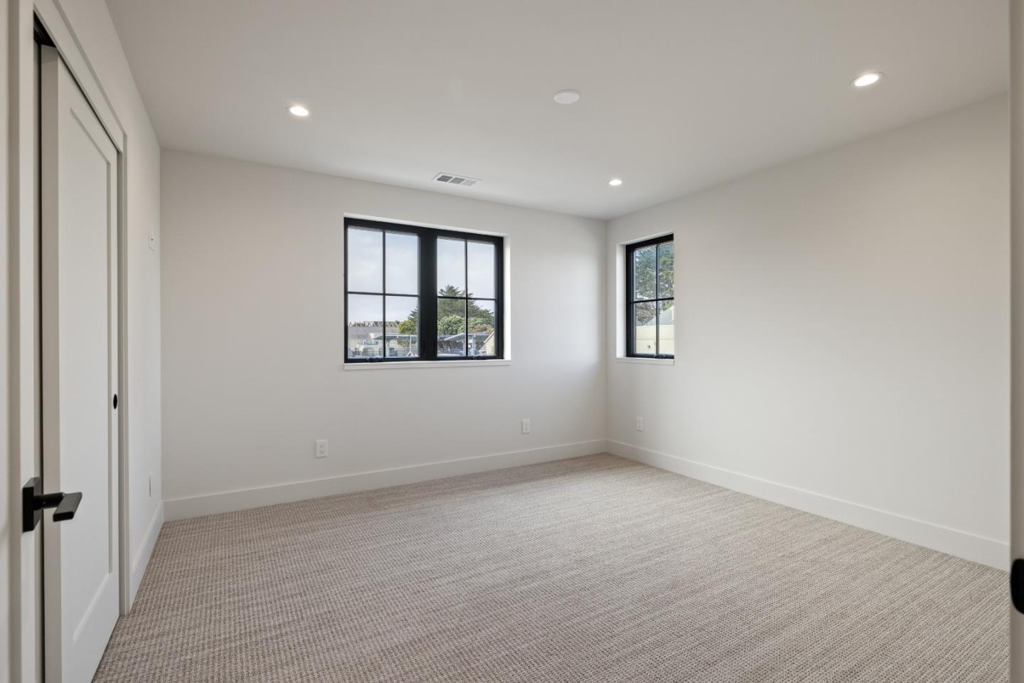 568 Creekside Court