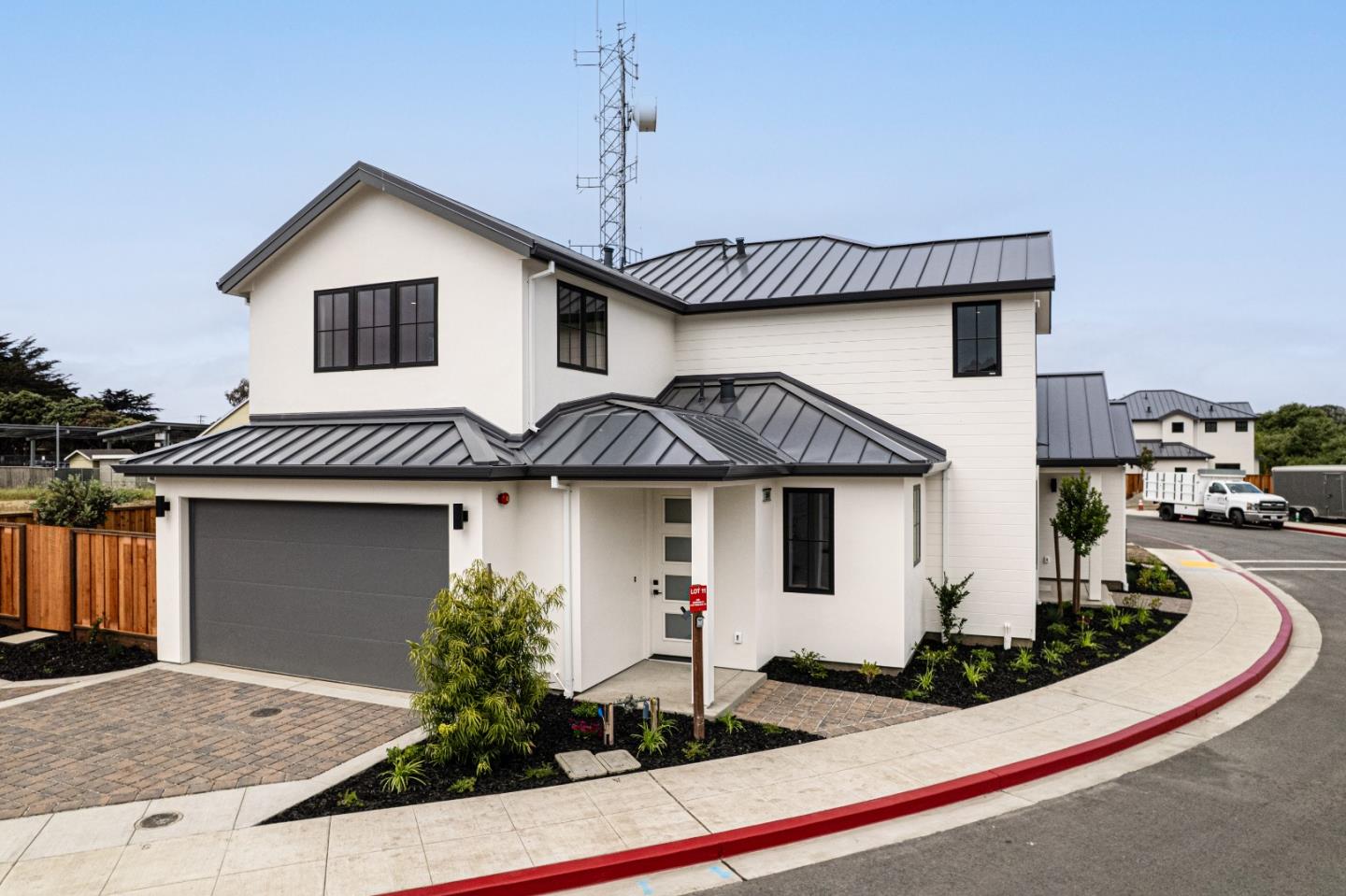 568 Creekside Court