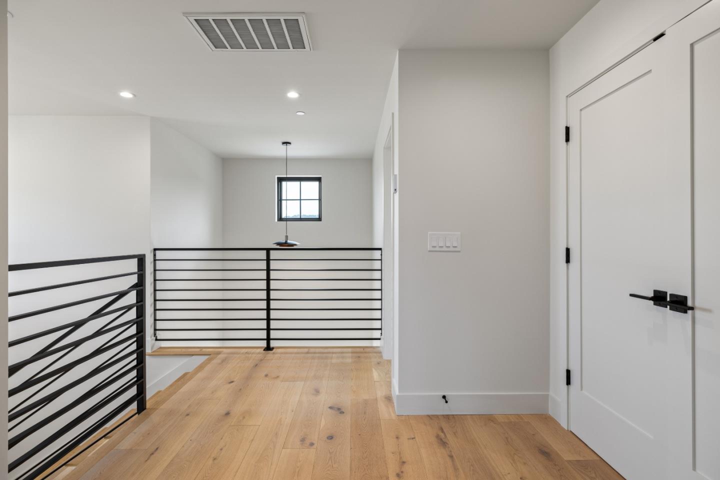 568 Creekside Court