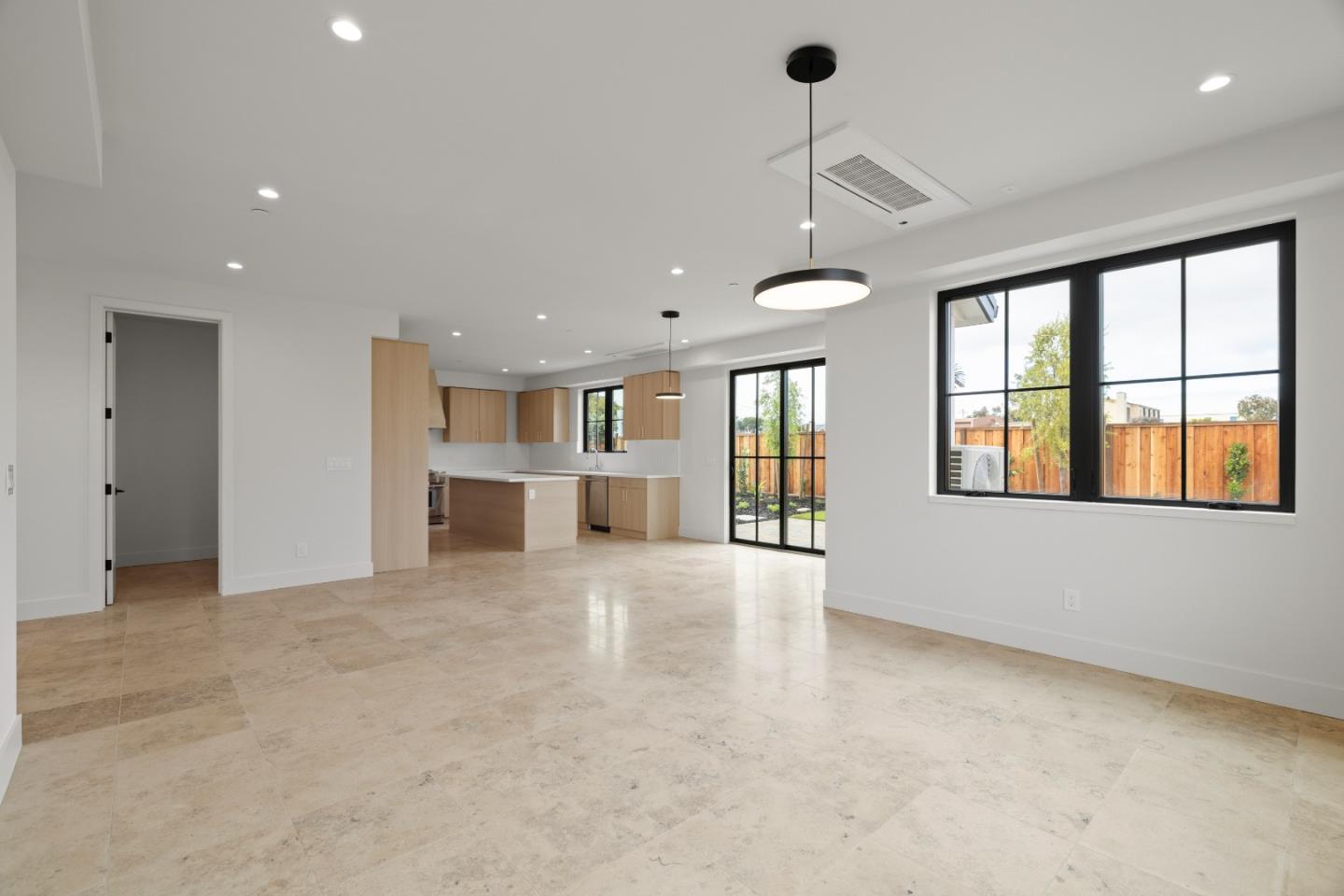 568 Creekside Court