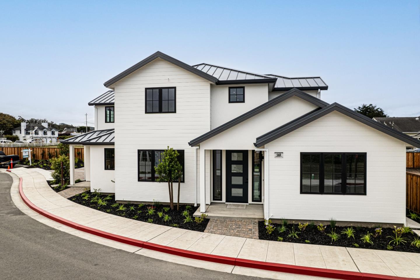 568 Creekside Court