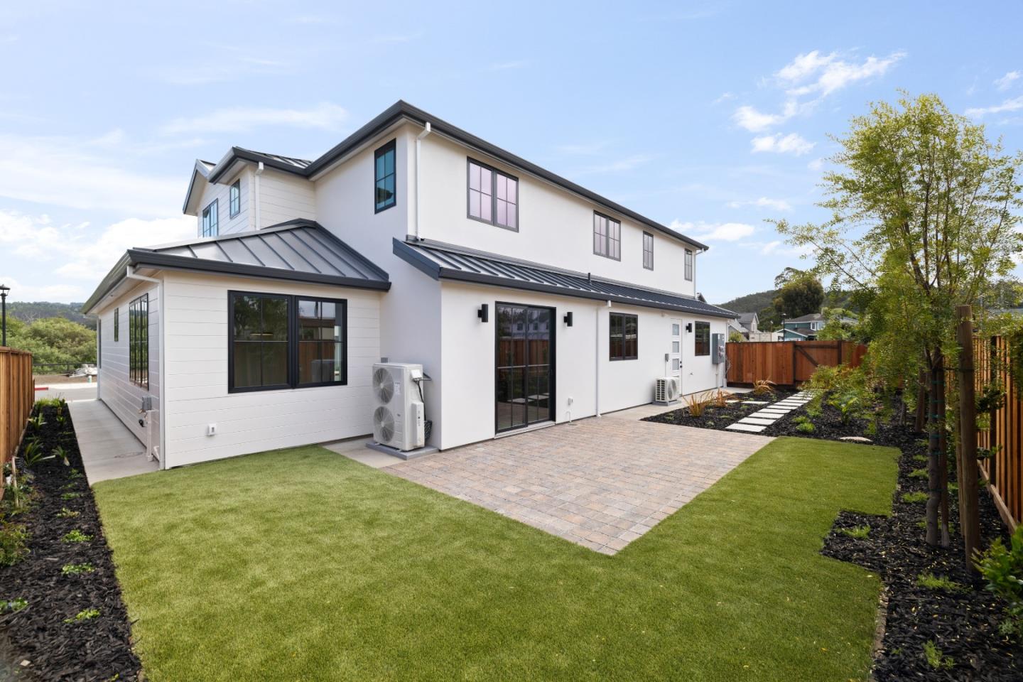 568 Creekside Court