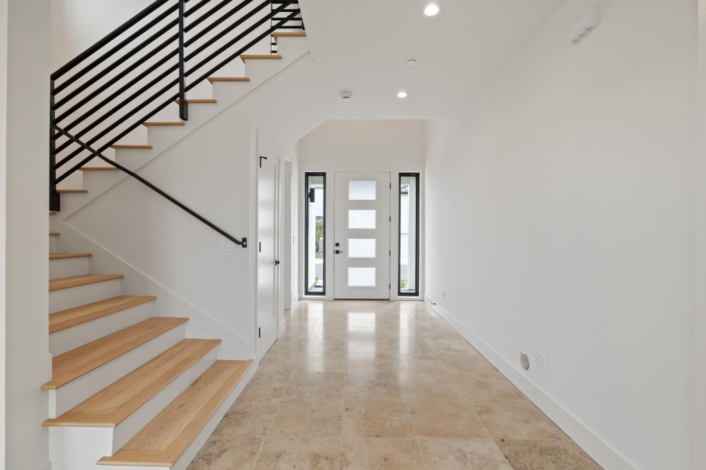 568 Creekside Court