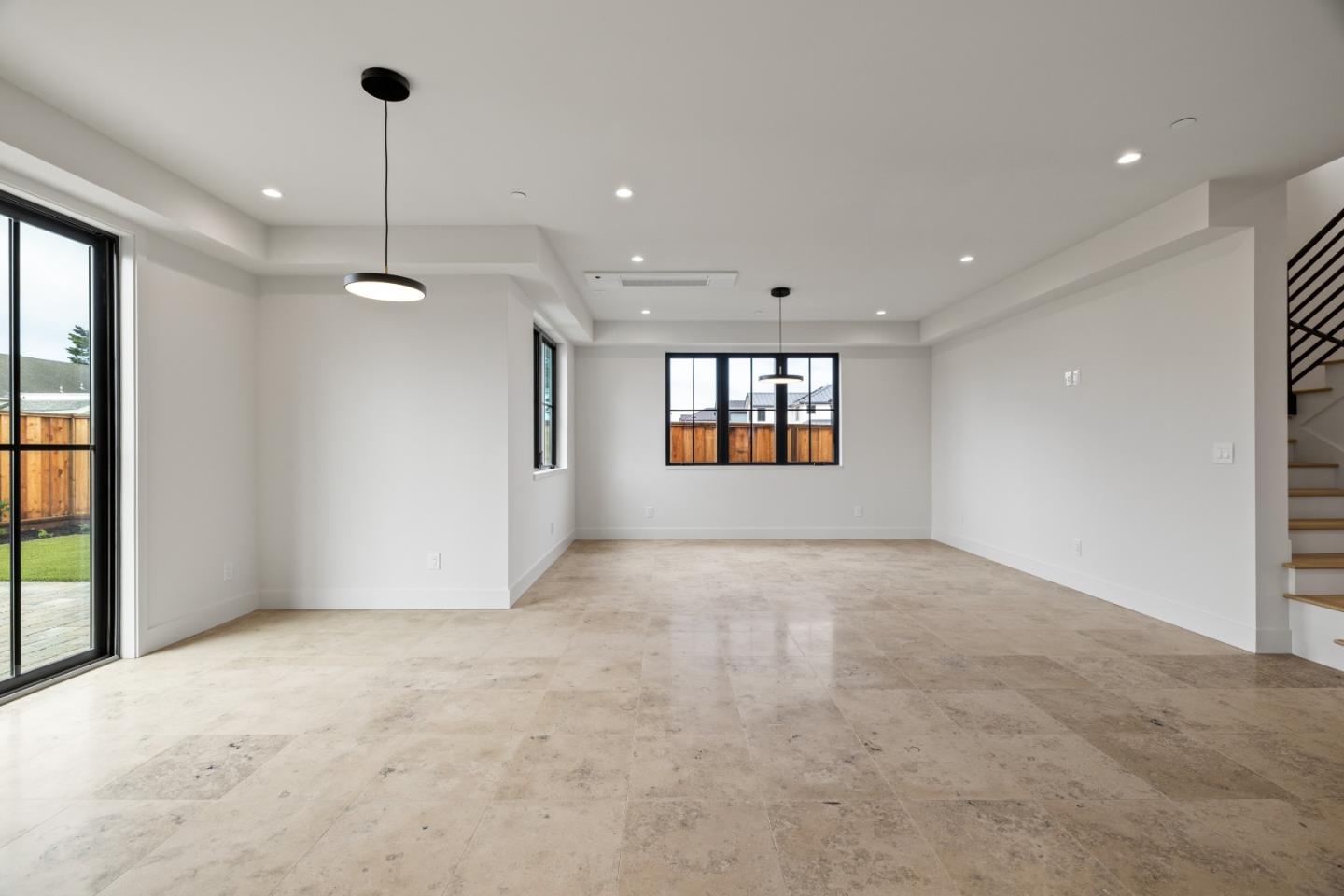 568 Creekside Court