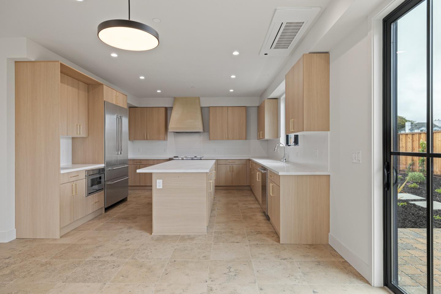 568 Creekside Court