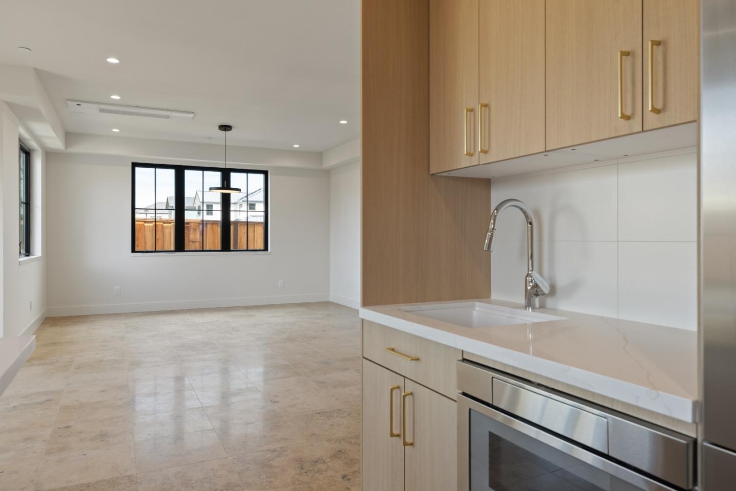 568 Creekside Court