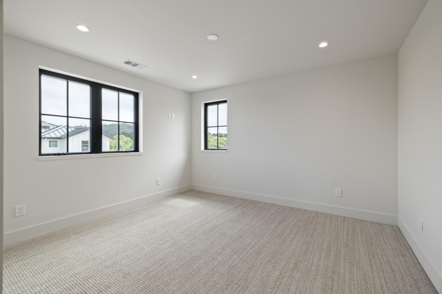 568 Creekside Court